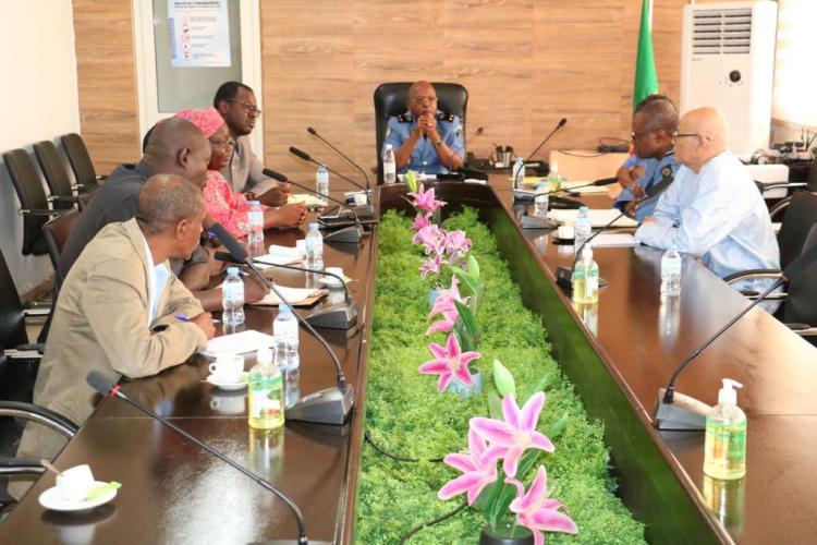 VISITE D’UNE DÉLÉGATION DE L’ASSEP À LA DOUANE